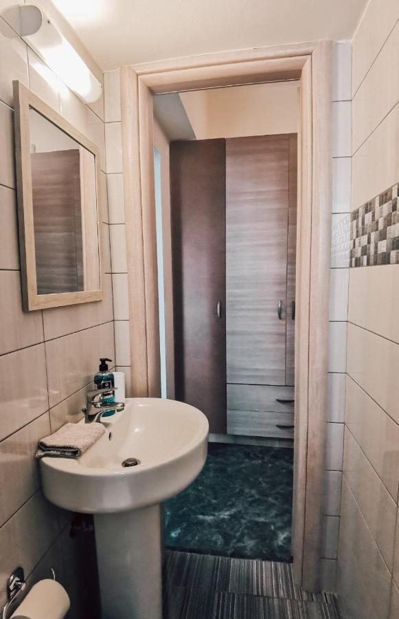 Efrosini Downtown Apartment Chalkida Exterior photo